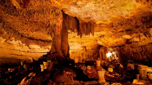 Uno de los conjuntos subterráneos más importantes de la región Oriente sigue recibiendo turismo Uno de los conjuntos subterráneos más importantes de la región Oriente sigue recibiendo turismo