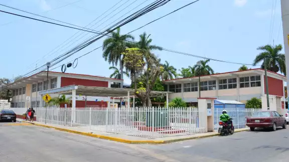 70% de las escuelas de Campeche no cuentan con velador 70% de las escuelas de Campeche no cuentan con velador