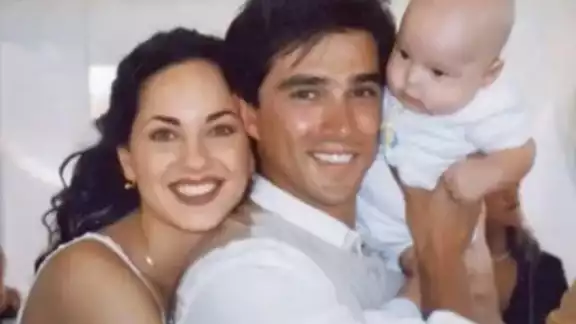 Sergio Maye y Mori junto a su hijo. Foto: Especial