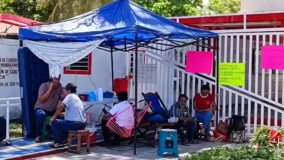 Los trabajadores la Dirección General de Centros de Formación para el Trabajo no tiene intención de dialogar Los trabajadores la Dirección General de Centros de Formación para el Trabajo no tiene intención de dialogar