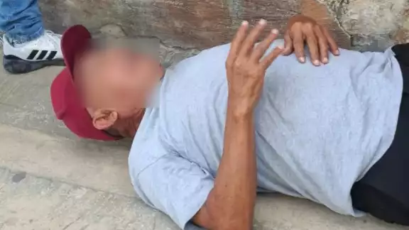 Oficiales de la SSP llevaron al hombre a su casa en Tixkokob Oficiales de la SSP llevaron al hombre a su casa en Tixkokob