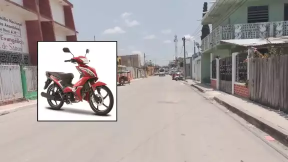 La motocicleta tiene dos meses que fue comprada por su dueño La motocicleta tiene dos meses que fue comprada por su dueño