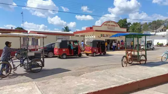En una jornada de 12 horas, un mototaxista gana al rededor de 200 pesos en periodo vacacional