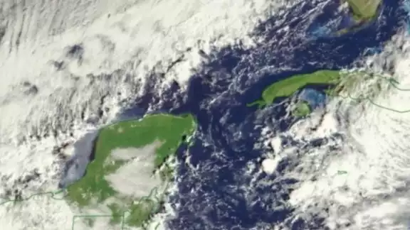 En Yucatán es imposible ver nieve, pero se encargan de hacer la propia En Yucatán es imposible ver nieve, pero se encargan de hacer la propia