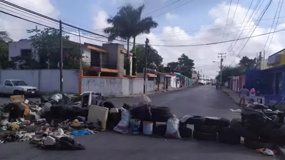 El bloqueo carretero seguirá hasta que tengan una solución