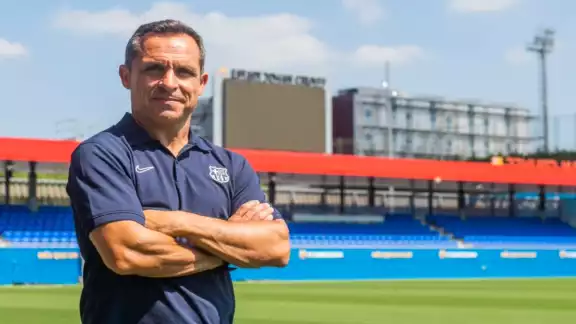 IG
Sergi Barjuan tomará las riendas del FC Barcelona hasta que se encuentre un nuevo entrenador que sustituya al rescindido Ronald Koeman IG
Sergi Barjuan tomará las riendas del FC Barcelona hasta que se encuentre un nuevo entrenador que sustituya al rescindido Ronald Koeman