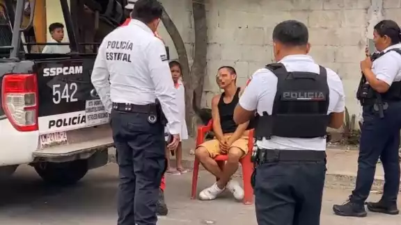 El hombre no quiso ser trasladado al hospital para valoración médica El hombre no quiso ser trasladado al hospital para valoración médica