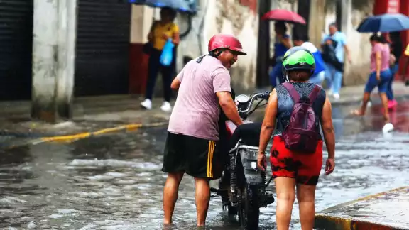 Según el pronóstico para las próximas horas este Ciclón Tropical continuará moviéndose al Sur de las costas de Oaxaca