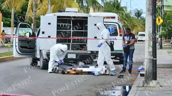 El motociclista murió tras el fuerte impacto contra el pavimento El motociclista murió tras el fuerte impacto contra el pavimento