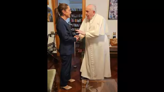 Este jueves la candidata presidencial de Morena, Claudia Sheinbaum, sostuvo una reunión con el Papa Francisco en el Vaticano Este jueves la candidata presidencial de Morena, Claudia Sheinbaum, sostuvo una reunión con el Papa Francisco en el Vaticano