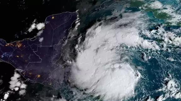 La Tormenta Tropical Sara se dirige hacia la Península de Yucatán