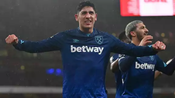 Edson Álvarez y el West Ham finalizan el año con sublime triunfo de 2-1 ante los 'Gunners' en su visita al Emirates Stadium
Edson Álvarez y el West Ham finalizan el año con sublime triunfo de 2-1 ante los 'Gunners' en su visita al Emirates Stadium