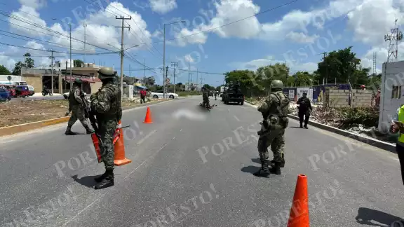 FGE se hizo cargo del procesamiento de la escena para posteriormente trasladar el cuerpo a la morgue FGE se hizo cargo del procesamiento de la escena para posteriormente trasladar el cuerpo a la morgue