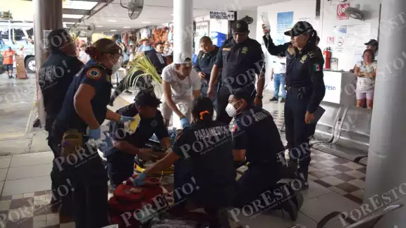 El hombres se cortó las venas y el cuello dentro de la terminal de autobuses de Progreso El hombres se cortó las venas y el cuello dentro de la terminal de autobuses de Progreso