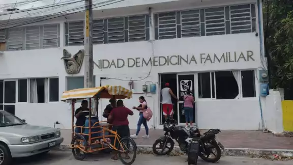 14 horas, en la clínica de Salud del Instituto Mexicano del Seguro Social 14 horas, en la clínica de Salud del Instituto Mexicano del Seguro Social