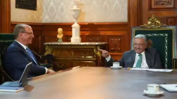 El presidente Andrés Manuel López Obrador abordó con Larry Fink, la importancia de atender la crisis de fentanilo en Estados Unidos El presidente Andrés Manuel López Obrador abordó con Larry Fink, la importancia de atender la crisis de fentanilo en Estados Unidos