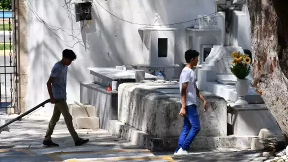 Protección Civil pide evitar aglomeraciones en los cementerios de Campeche Protección Civil pide evitar aglomeraciones en los cementerios de Campeche