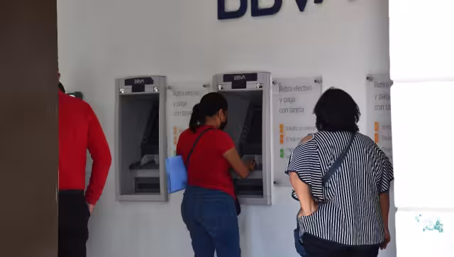 Los delincuentes operan comúnmente en cajeros automáticos