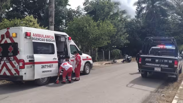 Los dos estudiantes fueron atendidos por personal de la Cruz Roja