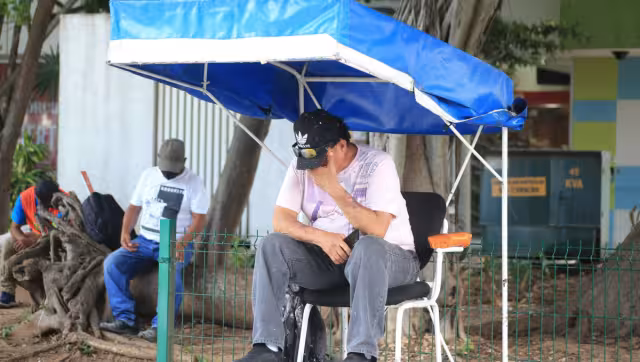 Sobrecarga de trabajo, turnos extensos y liderazgos negativos deterioran la salud mental de las personas y provocan enfermedades