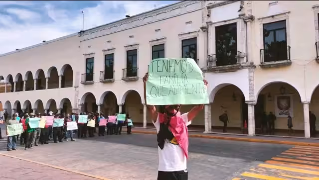 Se manifestaron frente a la estación de servicios para pedir al Ayuntamiento vallisoletano que los dejé trabajar
