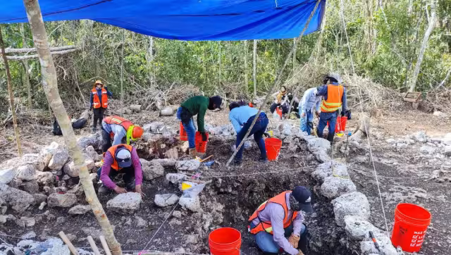 Estos hallazgos datan del periodo Clásico maya (300 a 600 d.C.) y tienen dimensiones variadas, las cuales van de los cinco a los 400 metros de longitud, con un metro de ancho