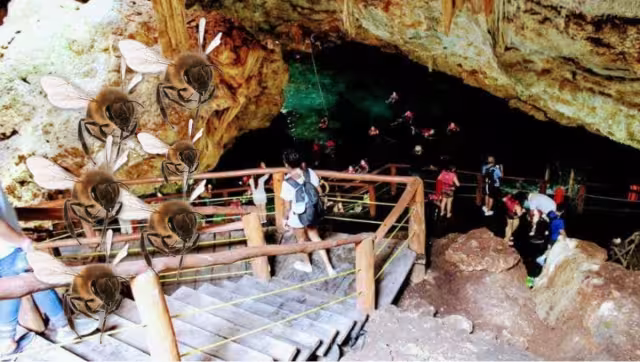Este cenote recibe el nombre de Pueblo Fantasma