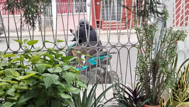 El hombre argumentó que solamente hacía su trabajo de tomar fotos a las casas