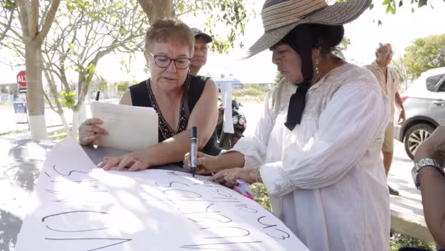 Con pancartas, los vecinos pidieron que se atienda sus demandas