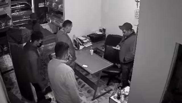 Los ladrones se llevaron dinero y un teléfono celular