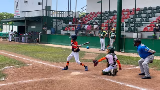 Taxistas de Cancún se impuso por 19-7 a Padres de Playa del Carmen con pitcheo de Josef Canul