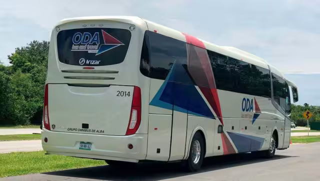 Paramédicos de la Secretaria de Seguridad Pública (SSP) arribaron al lugar de los hechos para atender a los lesionados