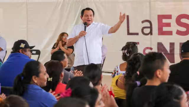 Joaquín Díaz Mena lidera las encuestas de Morena para ser candidato a Gobernador