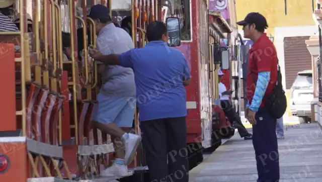 Baches y falta de alumbrado afectan recorridos nocturnos en Campeche