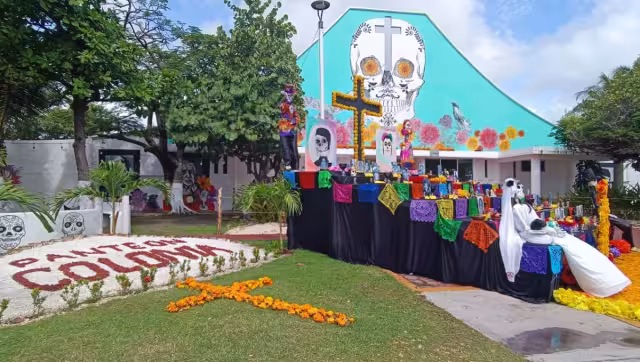 El Día de Muertos en Ciudad del Carmen inició con una misa en el cementerio Colonia