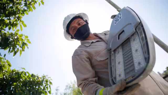 Desde el 2012, el Ayuntamiento de Renán Barrera decidió no pagar las luminarias