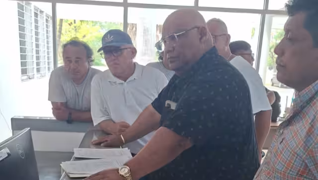 Choferes piden intervención del Gobernador tras rechazo de empresa a negociar