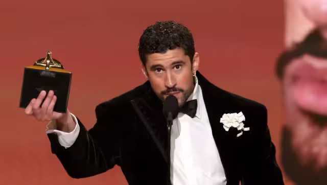 Estadounidenses reaccionan al discurso de Bad Bunny contra el ICE en los Grammy