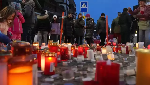 La hipótesis se sustenta en el análisis de videos grabados con teléfonos móviles, así como en testimonios de sobrevivientes