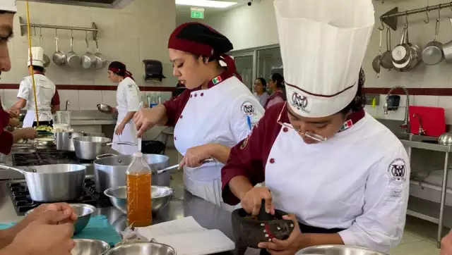 Al menos 20 estudiantes de gastronomía resultaron intoxicados por presunta fuga de gas en la Universidad Vizcaya de las Américas