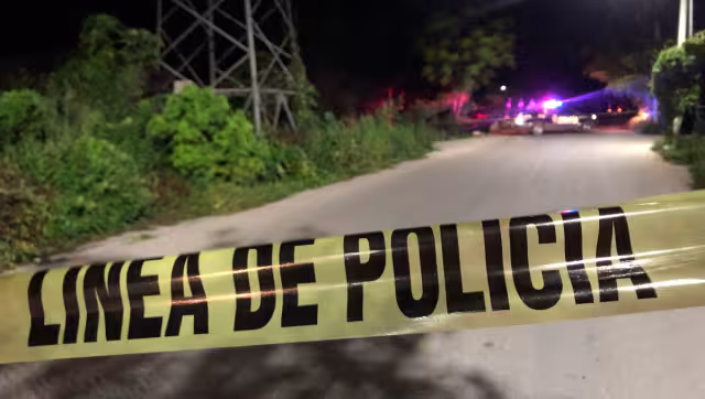 Presuntamente, la víctima fue interceptada por un automóvil, cuyos ocupantes le dispararon indiscriminadamente.