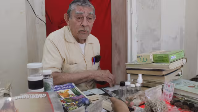 Mencionó que a diferencia de la herbolaria, cuando se consume sola o combinada también ayuda a otros órganos al mismo tiempo