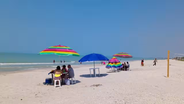 La alta temperatura se prestó para que bañistas acudieran a los arenales
