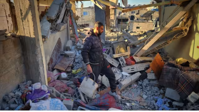 El Ministerio de Salud de la Franja de Gaza, informó este martes que la cifra de muertos por los ataques israelíes, ya ronda las 21 mil víctimas