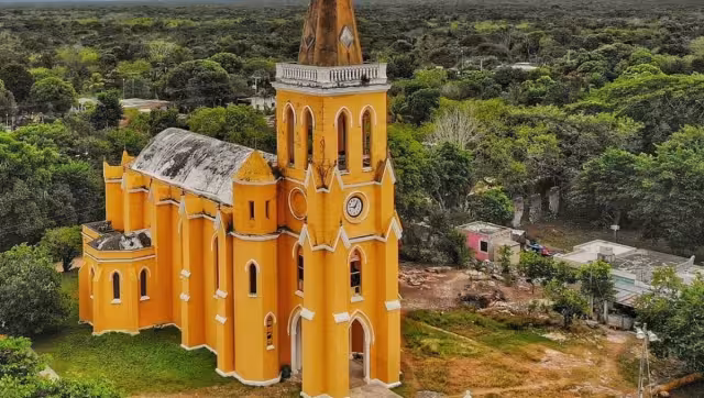Esta iglesia fue construida a finales del siglo XVIII y principios del XIX