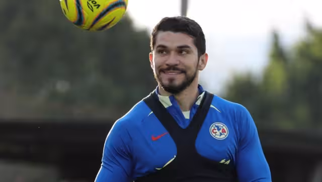 Henry Martín aceptó reencontrarse con Camila en su concierto y en un partido del futbolista