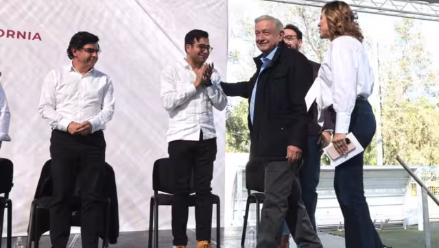 AMLO realiza gira de trabajo por Baja California.