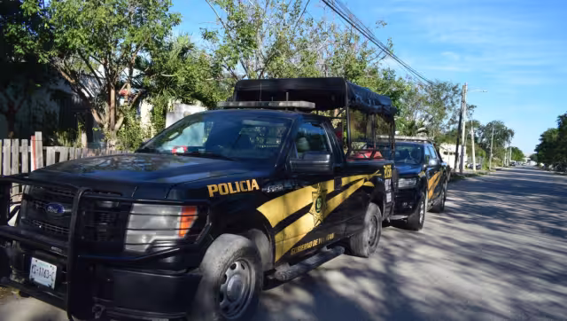 El hombre fue hallado sin vida sentado en una silla de plástico