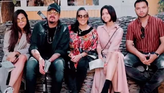 Toda la familia estaba comiendo cuando de repente el mesero los grabó sin su consentimiento. Foto: Especial