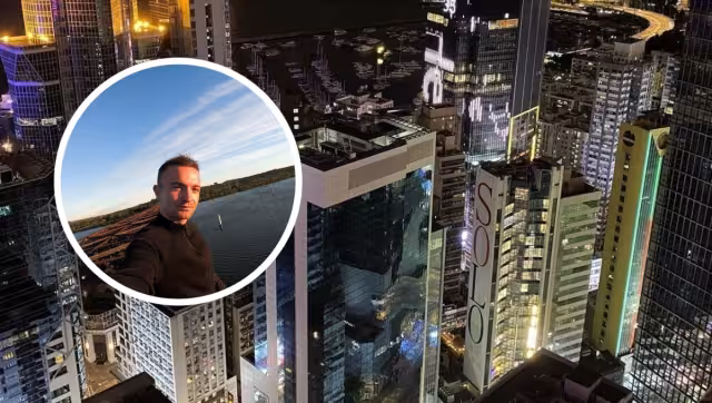 El joven entró al edificio diciendo que va a reunirse con un amigo